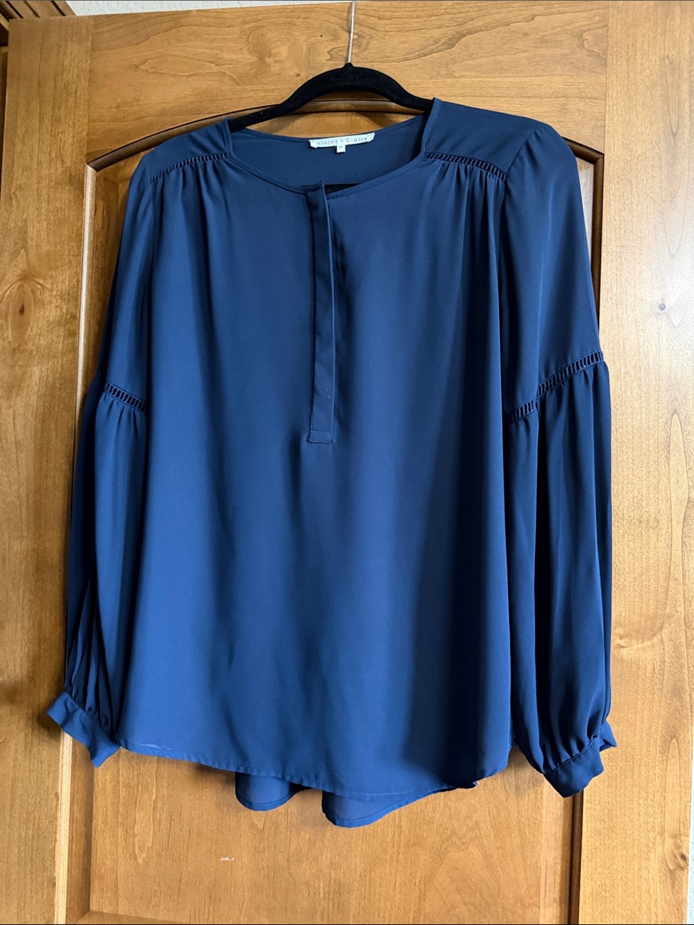 Violet & Claire Women's LS Navy 3/4 Button Front Blouse Soft Airy Medium